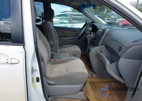 2010 Toyota Sienna Le из США, поврежденный, VIN 5TDKK4CC7AS324707